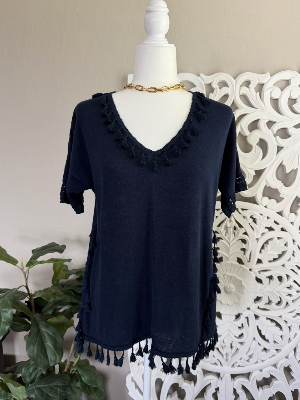 Chico's Navy V-Neck Tassel-Trim Short Sleeve Top